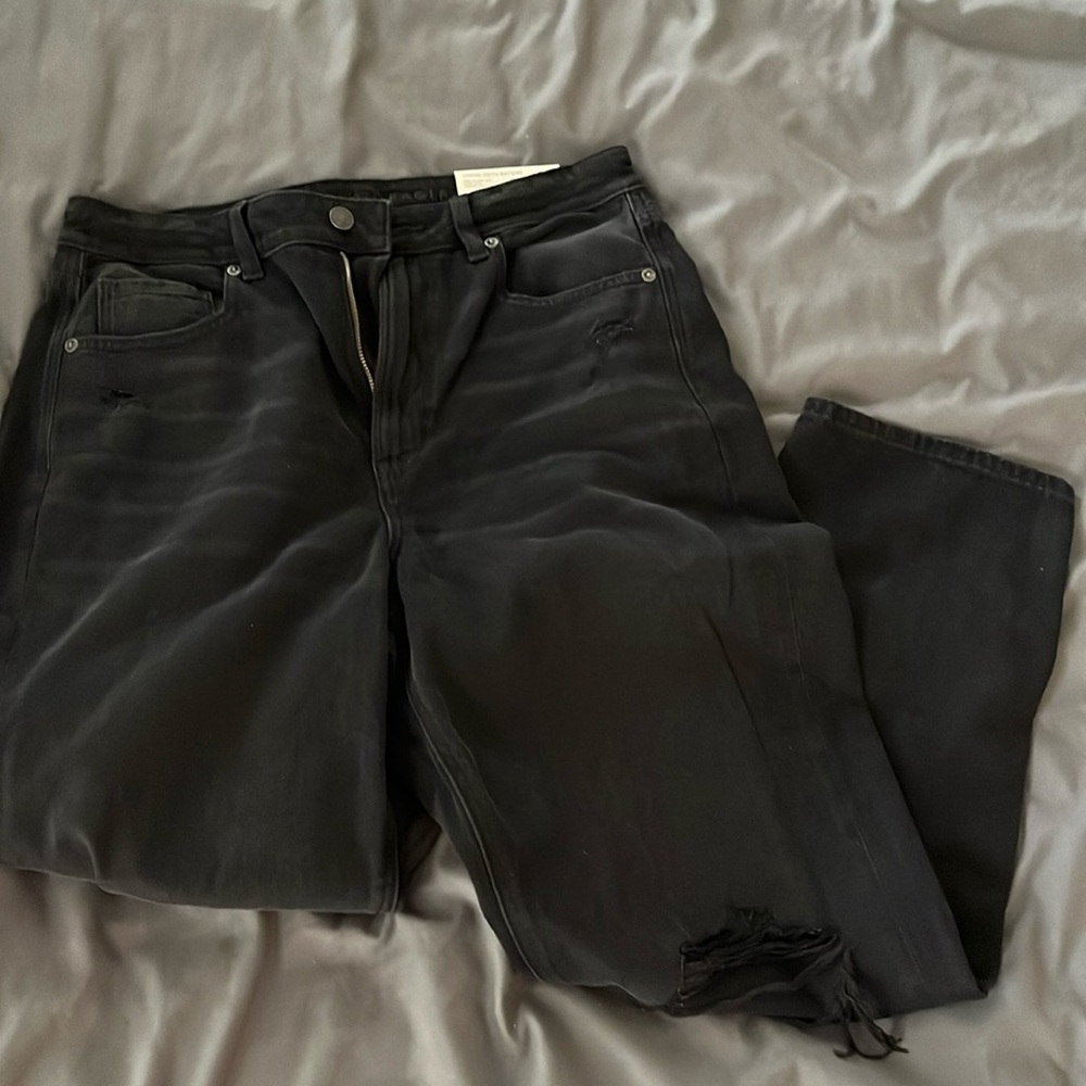 NWT American Eagle Mom Straight Jeans